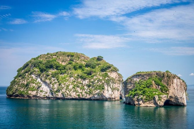 Arcos - Animas - Quimixto. By Grupo Naviero de la Bahìa (Bahia Alegre) - A 7-hour Puerto Vallarta “see it from the water” day for $75