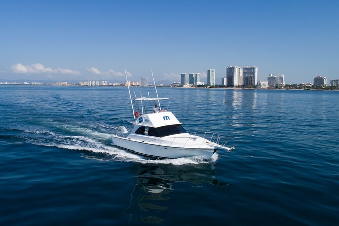Bertram 38' Convertible Boat in Puerto & Nuevo Vallarta - Snacks, fruit, and the onboard comfort factor