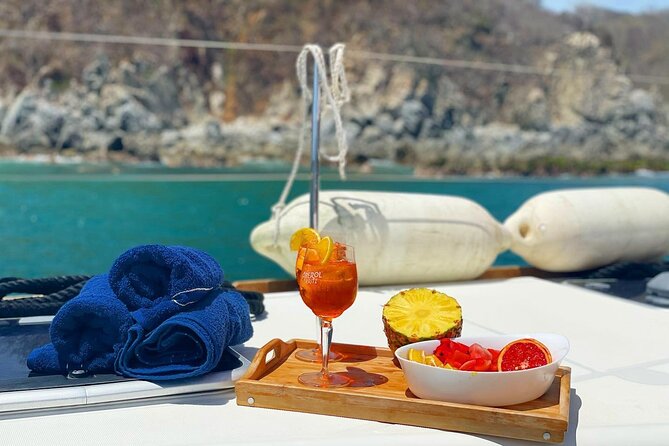 Brand New Sea Ray 250 – Private Luxury Boat in Puerto Vallarta - Playa Paredón: the calmer beach break with photos, swimming, and mats