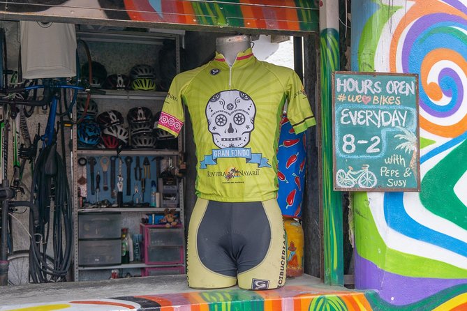 Casual Bicycle Tour - Valle 2.0 (2 hr. ride into the Valley) - What’s included: water, snacks, bike, helmet, and a real guide