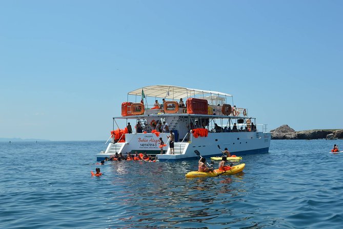 Catamaran Islas Marietas - Snorkel & Open Bar - Breakfast, lunch, and open bar: how to pace your day