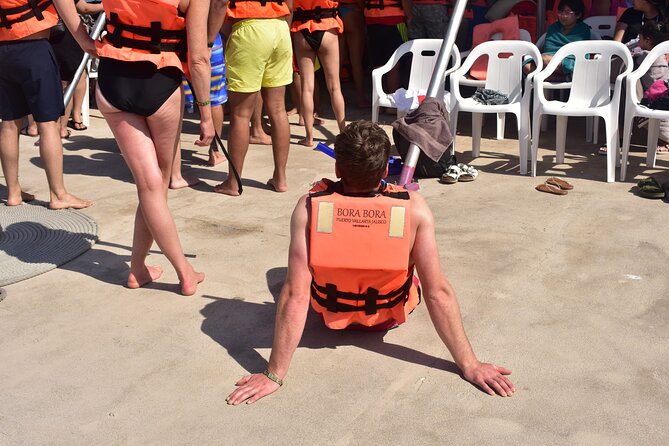 Catamaran Tour to the Arches, Playa las Animas, Snorkeling and more - Food and Open Bar: Where the Value Actually Shows