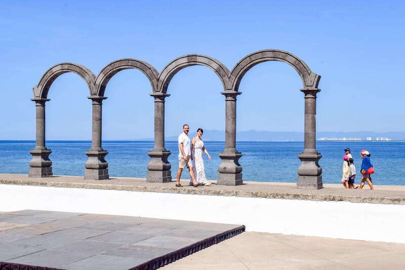 CityFunTastic: Fall in love with Puerto Vallarta! - Ending With Jungle Life and a River-Side Restaurant Finish