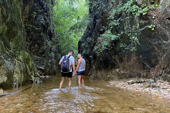 El Nogalito Mountain River- Hiking Tour - A river hike in Puerto Vallarta that actually feels outdoors