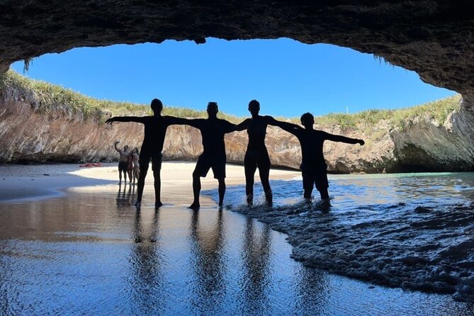 Guaranteed Hidden Beach • Private Tour • Punta Mita - The Playa Escondida swim-through: tunnel, guidance, and timing