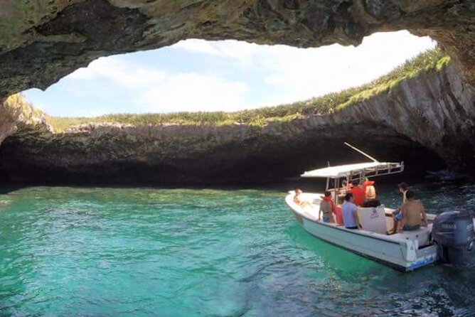 Guaranteed Hidden Beach • Small Group Tour • Punta Mita - The boat ride out: when wildlife is the bonus