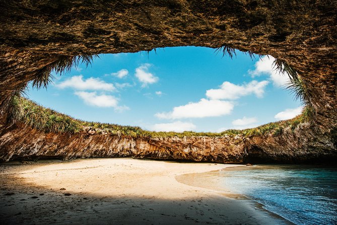 Hidden Beach - Marietas Islands - Hidden Beach access: short time, big moment