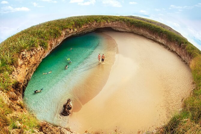 Hidden Beach - Marietas Islands - Wildlife chances on the boat ride