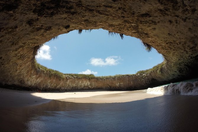 hidden beach tour guaranteed! - Getting In: Wristbands, Helmets, and the Park Rules