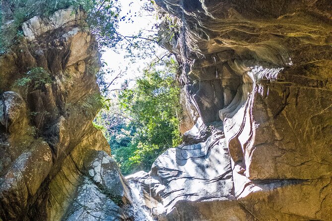 Hiking Adventure: River Trails & Waterfall Wonders - River trails underfoot: what to expect on the hike