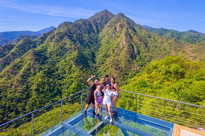 Hiking through the mountains of Puerto Vallarta and glass viewpoint - Animals, trail texture, and the spider factor