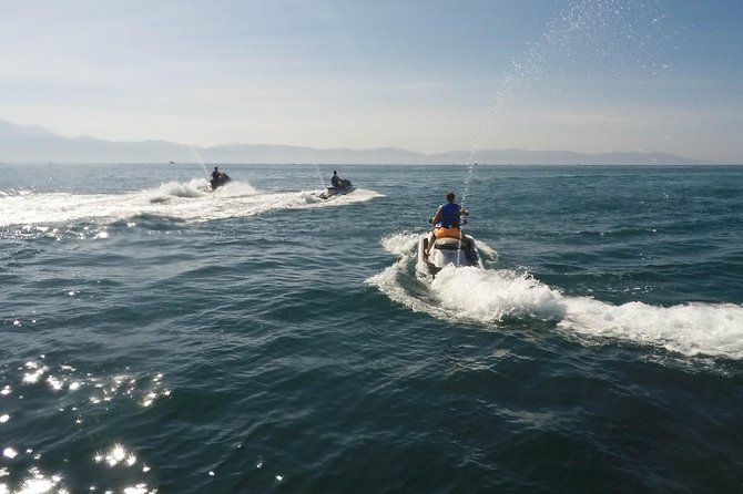 Jet Ski Adventure in Puerto Vallarta - Getting your bearings: instruction, life vests, and how the guides manage the ride