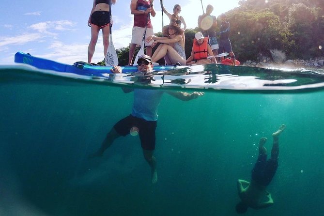 Los Arcos, Animas and Quimixto Snorkel Cruise in Puerto Vallarta All Inclusive - Crowds, timing drift, and language in a big-group day