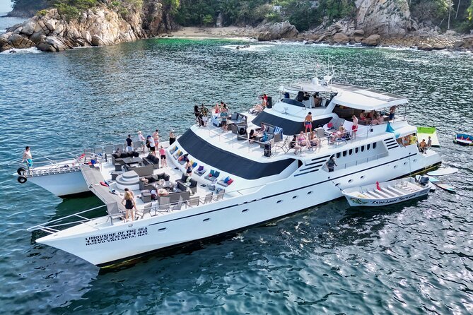 Mega Yacht Limousine of the Sea 1: Puerto Vallarta - Who this is best for (and what kind of group will love it most)