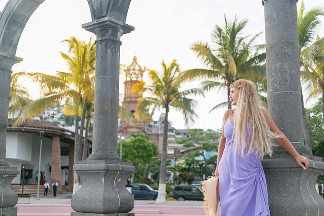 Photo Shoot in Puerto Vallarta Historic Downtown - Who it’s best for: couples, families, and groups up to 10