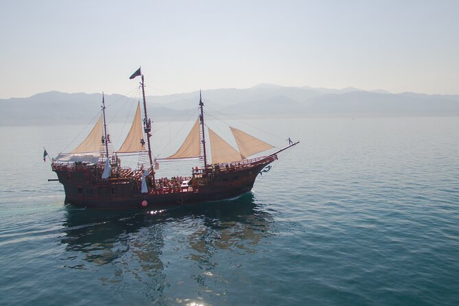 Pirate Ship Premium Dinner Cruise with Show - Key points you should know before you go