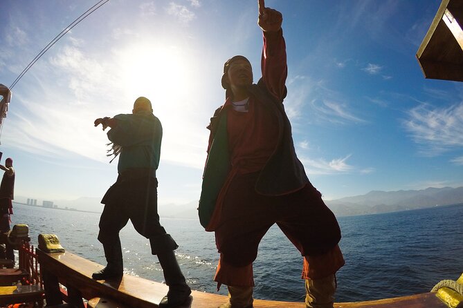Pirate Ship Premium Dinner Cruise with Show - Dinner on board: six choices, including vegan and gluten-free