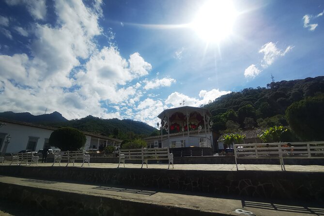 Private Experience to San Sebastián del Oeste - The scenic mountain drive: comfort first, views right behind it