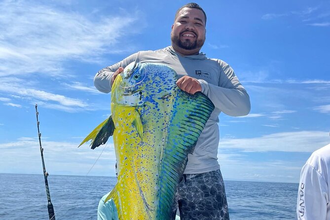 Private Fishing for Lunch Experience in Vallarta Bay - Techniques you will actually feel on the water: jigging, trolling, live bait