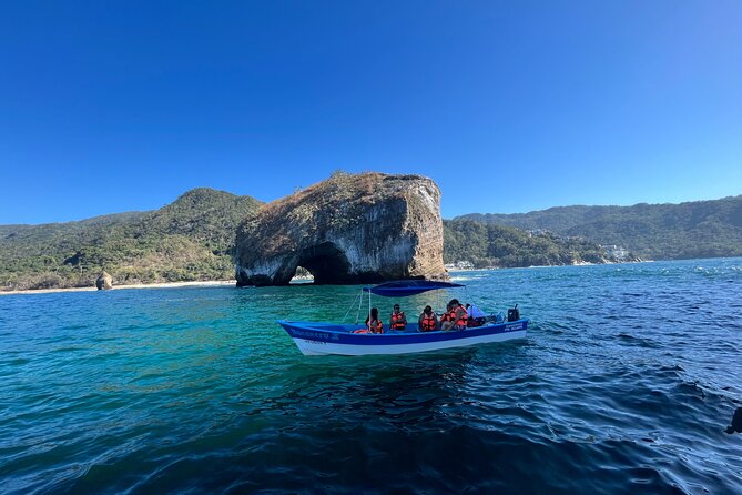 Private Tour Visit the National Park ''The Arches of Mismaloya'' - Bird watching at Mismaloya: calm focus between water moments