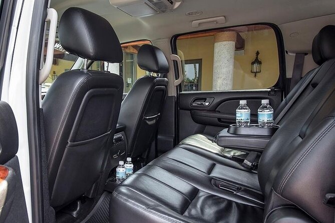 Private transfer round trip Puerto Vallarta Airport To Hotel In Luxury Vehicle - Landing in Puerto Vallarta: what pickup should look like