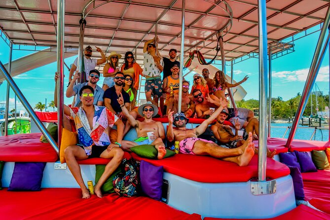 Private Yacht Charter ChicaFUN 3 Waterslides All Inclusive - Snorkeling and paddling without turning the day into a project