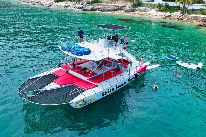 Private Yacht Charter ChicaFUN 3 Waterslides All Inclusive - What the cruise part feels like: coastline time, not just yard games