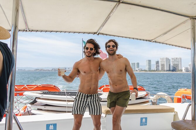 Private Yacht Charter ChicaFUN 5 Waterslides All Inclusive - How the cruise and stops work in Bahia de Banderas (and what a 4-hour day means)