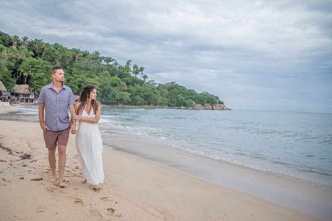 Professional photographer - Puerto Vallarta - Nuevo Vallarta, photo session - Who should book this Puerto Vallarta photographer session