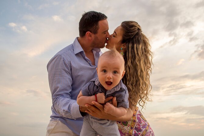 Professional photographer - Puerto Vallarta - Nuevo Vallarta, photo session - Nuevo Nayarit Beach: clean beach portraits with a calm pace