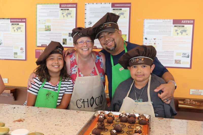 Puerto Vallarta: 2-Hour Chocolate Truffles Workshop - Molding 6 filled chocolates: where precision helps