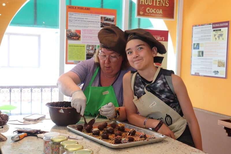 Puerto Vallarta: 2-Hour Chocolate Truffles Workshop - What you leave with: 6 truffles plus 6 filled chocolates