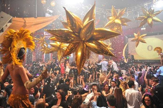 Puerto Vallarta: All you can drink Bar Crawl - The Party Guide: The Difference Between Random and Smooth