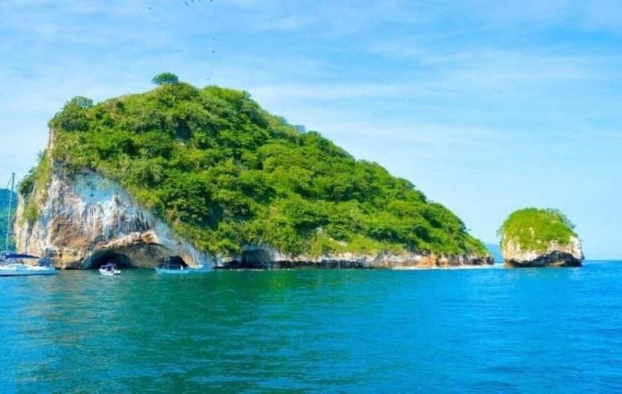 Puerto Vallarta: Beach, Breakfast, Lunch & Open Bar - Las Animas Beach: swim time, kayaks, and a straightforward lunch