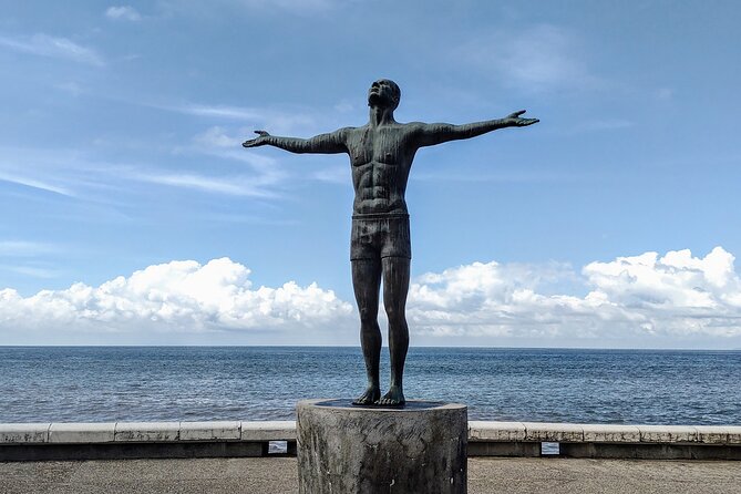 Puerto Vallarta Historical El Centro: A Self-Guided Audio Tour - Art and craft lanes: Sergio Bustamante Gallery to Peyote People