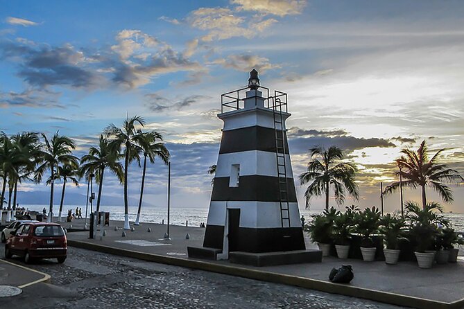 Puerto Vallarta Historical El Centro: A Self-Guided Audio Tour - Chocolate, cigars, and Villa Leonarda: the Malecon’s celebrity-adjacent thread