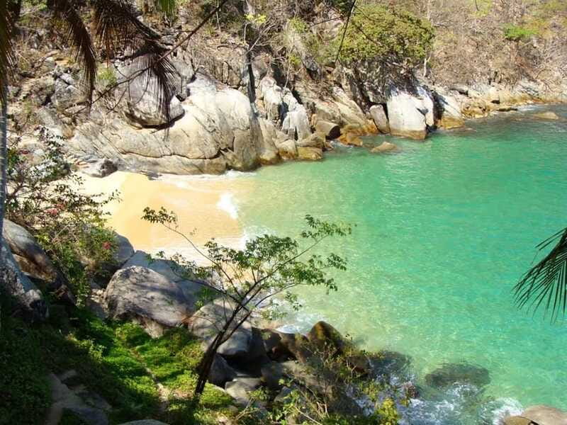Puerto Vallarta: Los Arcos Snorkel & Beach Private Boat Tour - Secluded hop-offs and calmer water moments, what to do if conditions shift
