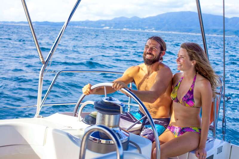Puerto Vallarta: Luxury Day Sailing Tour of Bay of Banderas - Outbound sailing: the first 75 minutes on Bahía de Banderas