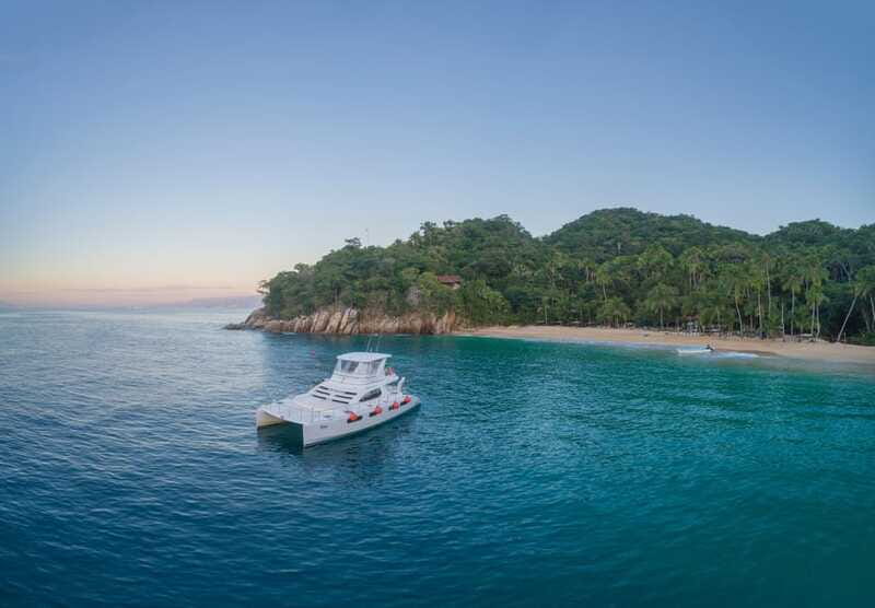 Puerto Vallarta: Luxury Yacht Tour with Lunch and Open Bar - Boat Comfort Details That Matter More Than You Think