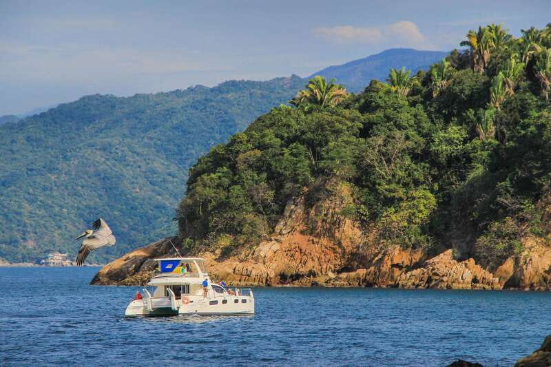 Puerto Vallarta: Luxury Yacht Tour with Lunch and Open Bar - Where You Meet, and Why This Tour Runs Like a System