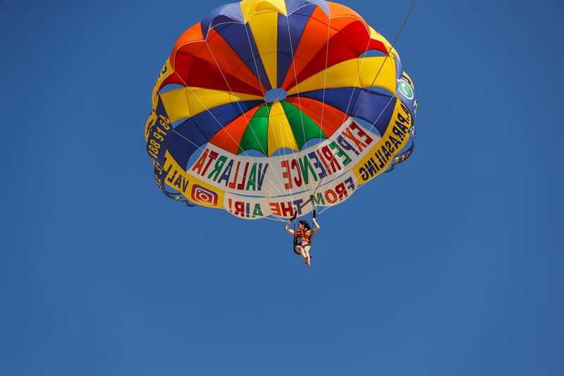 Puerto Vallarta: Parasailing Adventure - The launch and the ride: 8 to 10 minutes above beach and city
