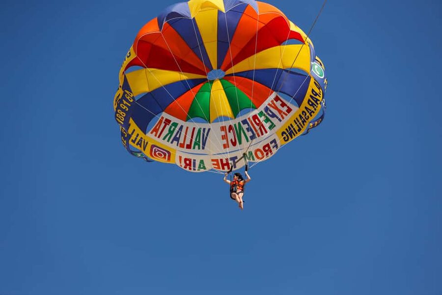 Puerto Vallarta: Parasailing Adventure - Getting to Playa del Holi and finding Vallarta Parasailing