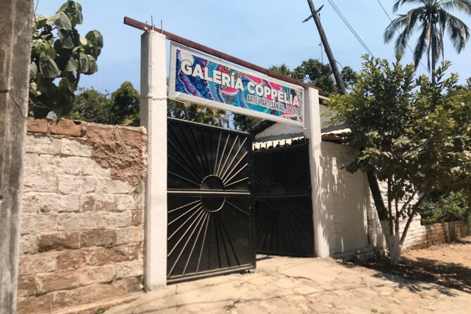 Puerto Vallarta's Historic Mexican Village Tour: El Tuito - Walking out of town: fields, cattle, and rolling hills