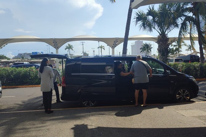 PVR VIP Round trip transfers Airport - Downtown - Airport - Why this PVR transfer feels more “VIP” than a typical cab