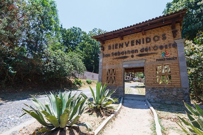 San Sebastian Tour - San Sebastian del Oeste feels like a real change of pace