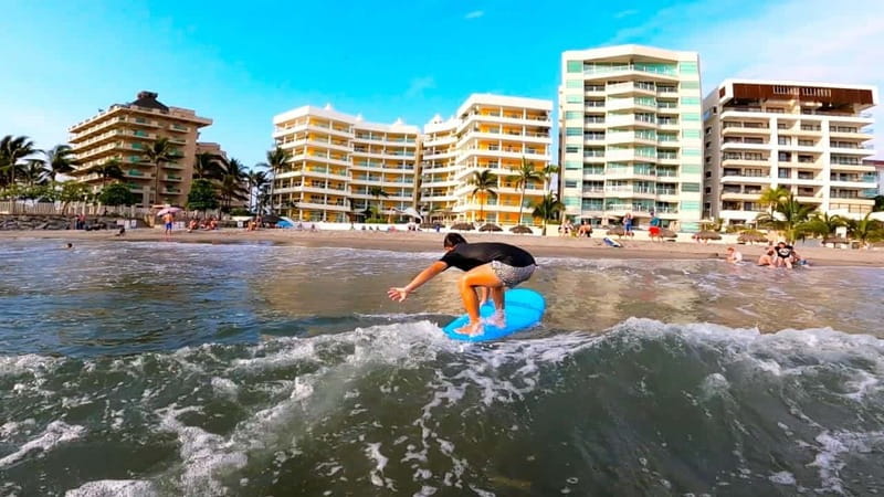 Surfing on the north of the bay - The 2-hour private in-water class, wave by wave