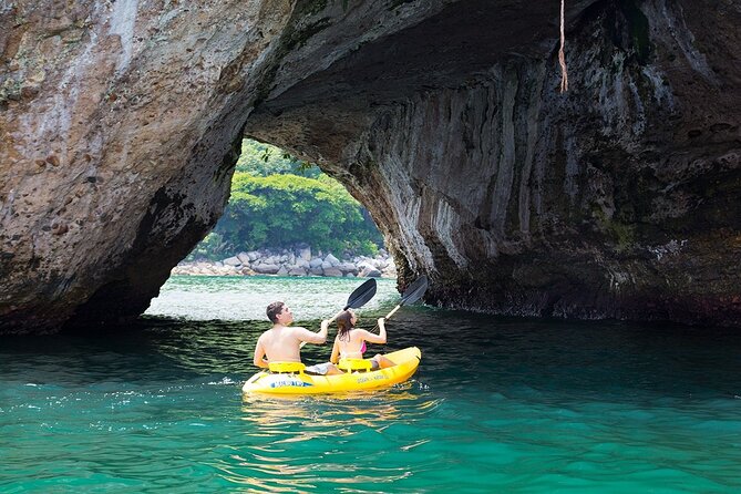 Tour Yelapas and Mahahuitas in Catamaran with Lunch and Open Bar! - Open bar, breakfast, and lunch: the real value is how much is included